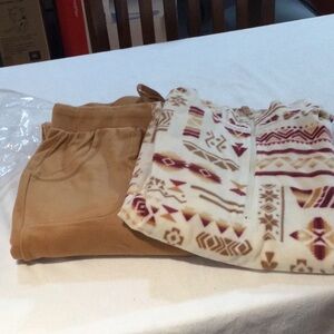 NWT Cuddle Duds Fleece Lounge Set